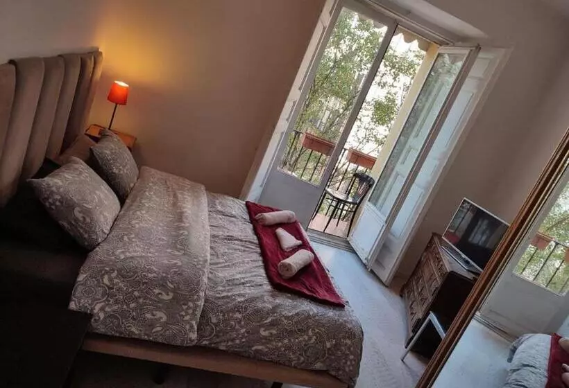 Habitación Estándar con Balcón, Arta