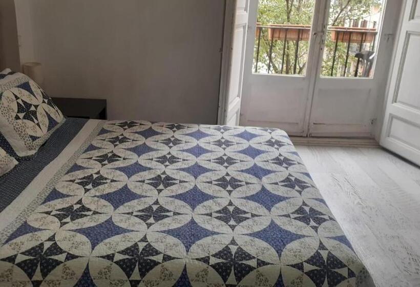 اتاق استاندارد با بالکن, Arta