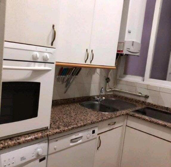 اتاق استاندارد چهارنفره با بالکن, Arta