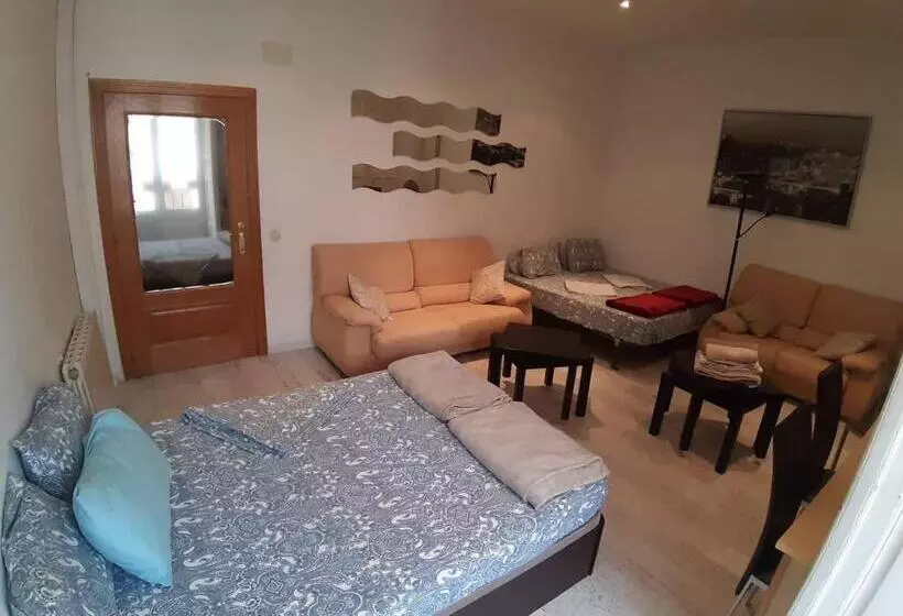 Habitación Cuádruple Estándar con Balcón, Arta
