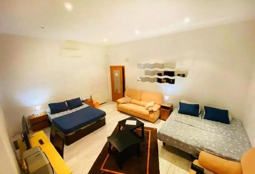Habitación Cuádruple Estándar con Balcón, Arta