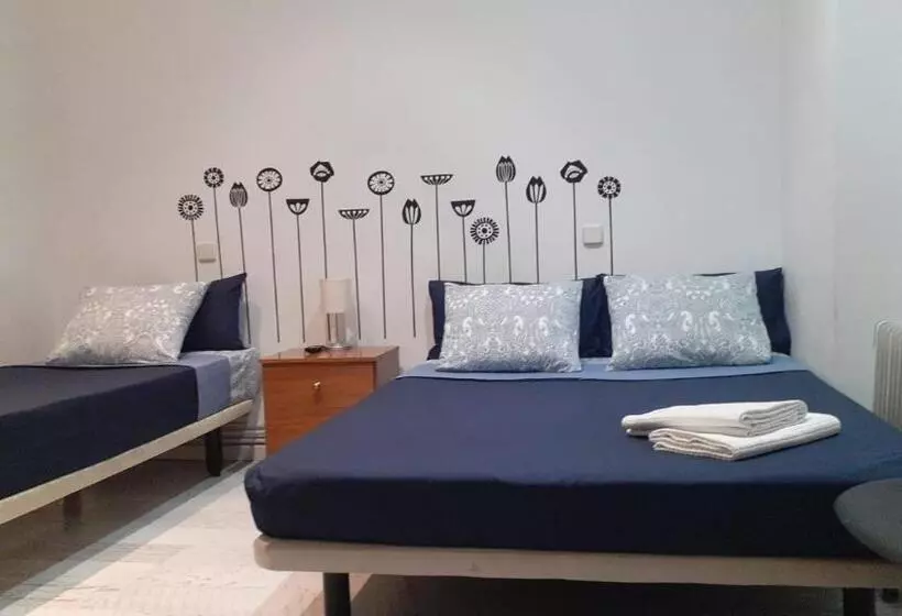 Habitación Triple Economy, Arta