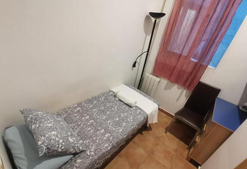 اتاق اکونومی یک تخته, Arta