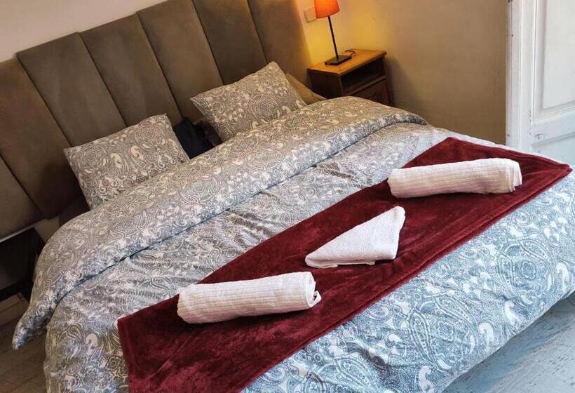 اتاق استاندارد با بالکن, Arta