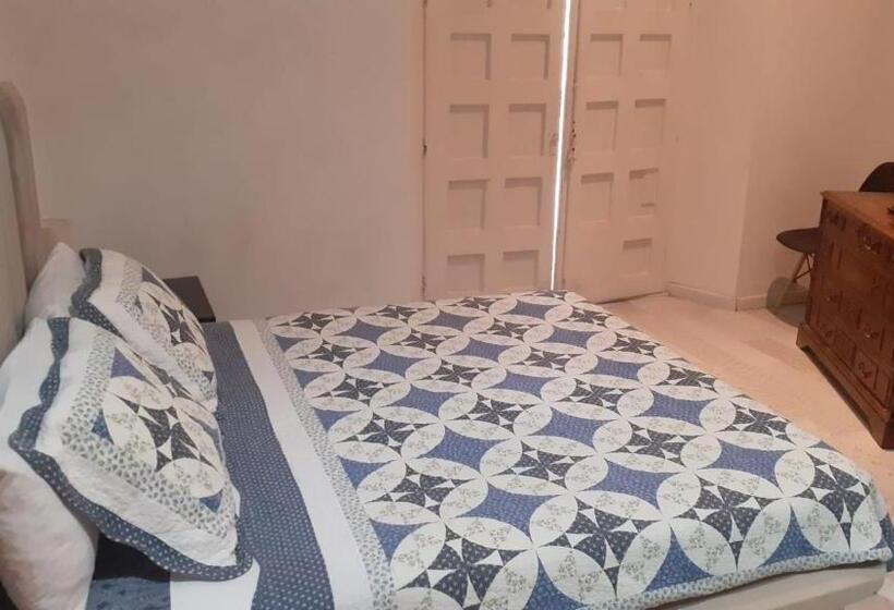 اتاق استاندارد با بالکن, Arta