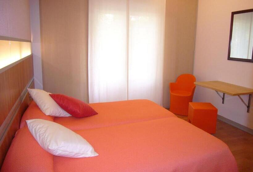 Номер Стандарт Вид на Сад, El Mesón