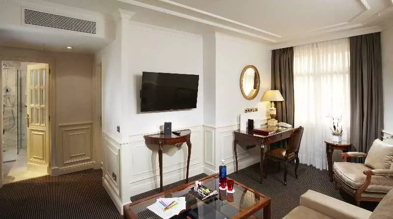 سوییت جونیور لوکس, Fenix Gran Meliá   The Leading Hotels Of The World
