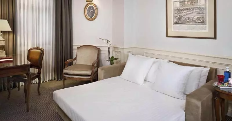 سوییت جونیور لوکس, Fenix Gran Meliá   The Leading Hotels Of The World