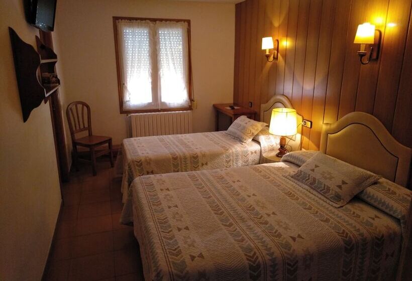 חדר סטנדרט לשלושה, Fonda Mas