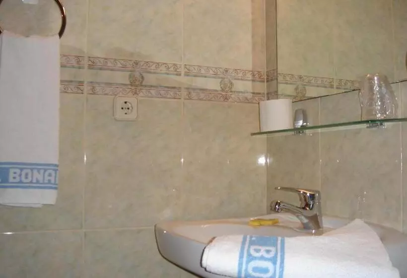 Standard Kolmen Hengen Huone, La Bonaigua