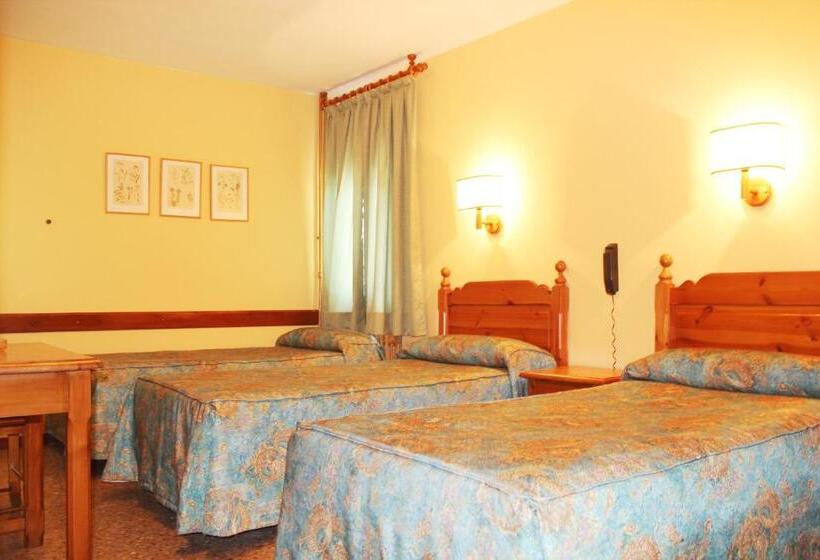 اتاق استاندارد سه نفره, La Bonaigua