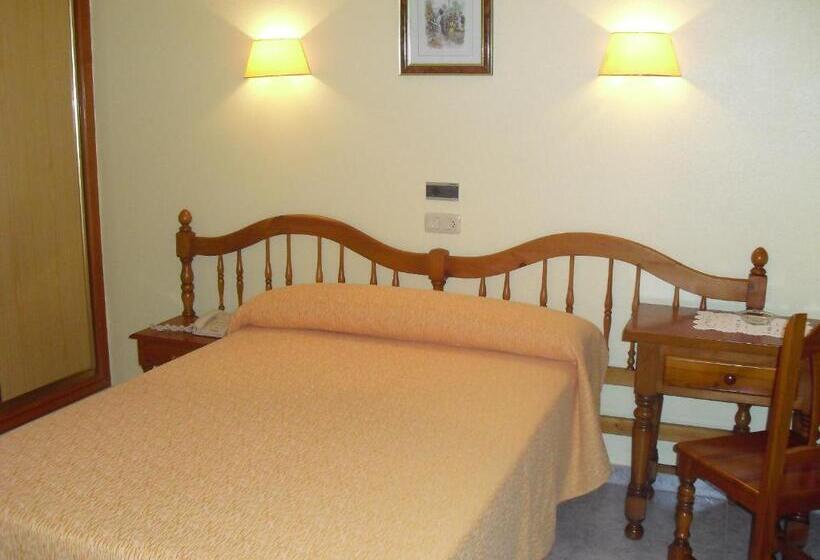 اتاق اکونومی, La Costera