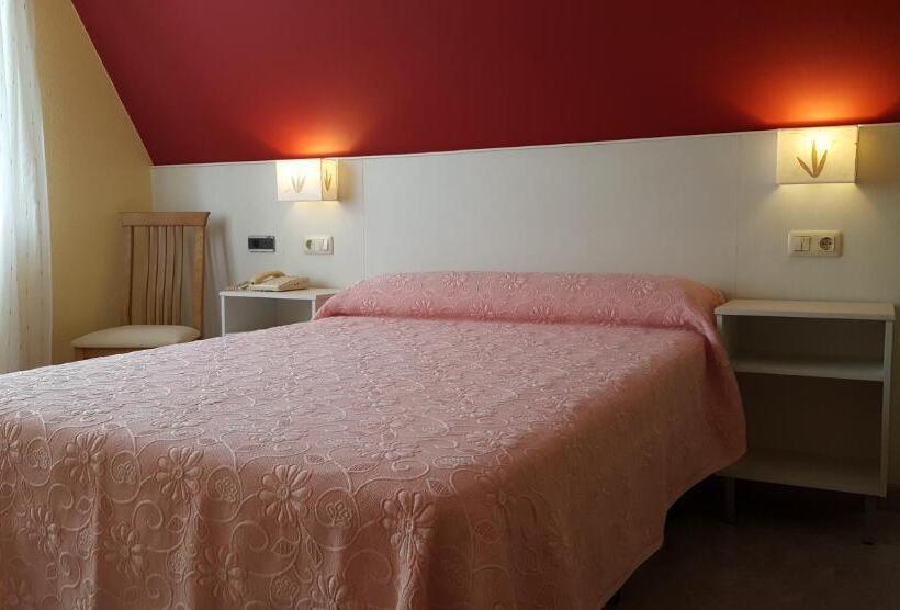 اتاق استاندارد, La Costera