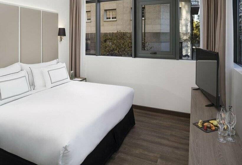 سوییت جونیور, Melia Madrid Serrano