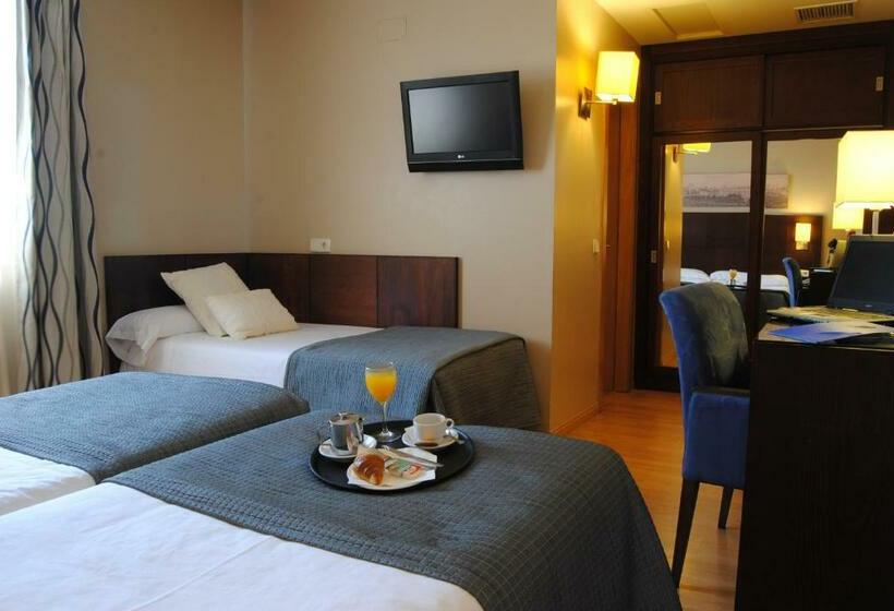 اتاق استاندارد سه نفره, Porcel Ganivet