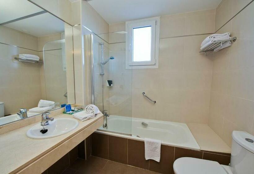 اتاق استاندارد سه نفره, Porcel Ganivet