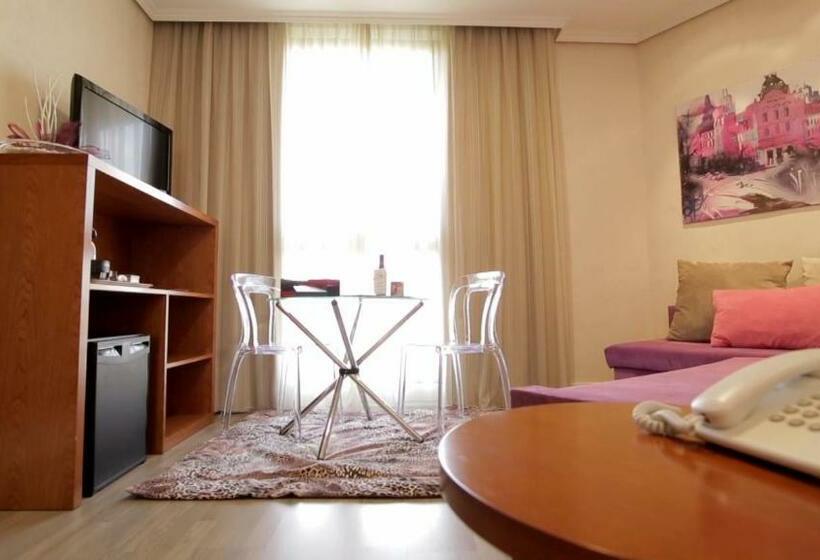 سوییت جونیور, Puerta De Toledo