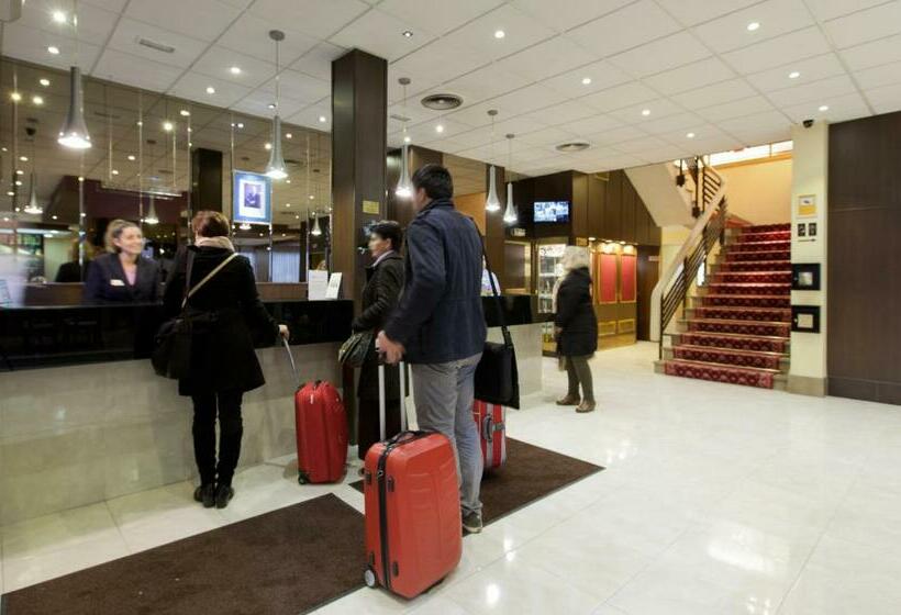 اتاق سوپریور, Puerta De Toledo