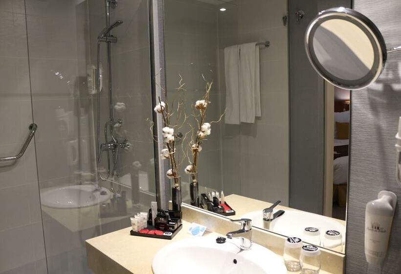 اتاق سوپریور, Puerta De Toledo