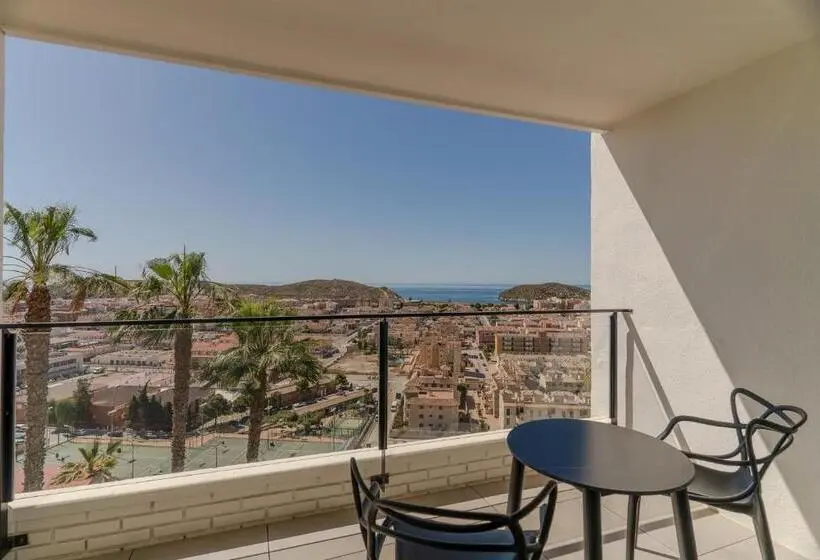 オーシャンビューのプレミアムルーム。, Ramada Resort by Wyndham Puerto de Mazarron