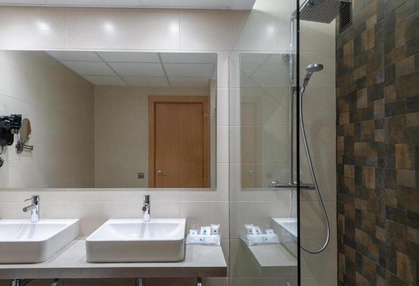 اتاق استاندارد, Real