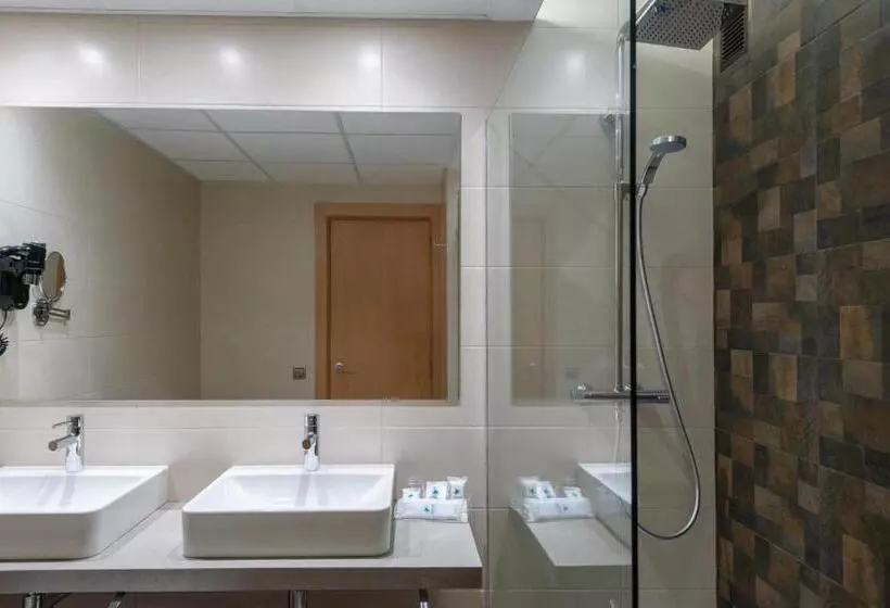 Chambre Supérieure, Real