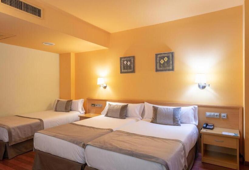 اتاق استاندارد سه نفره, Real