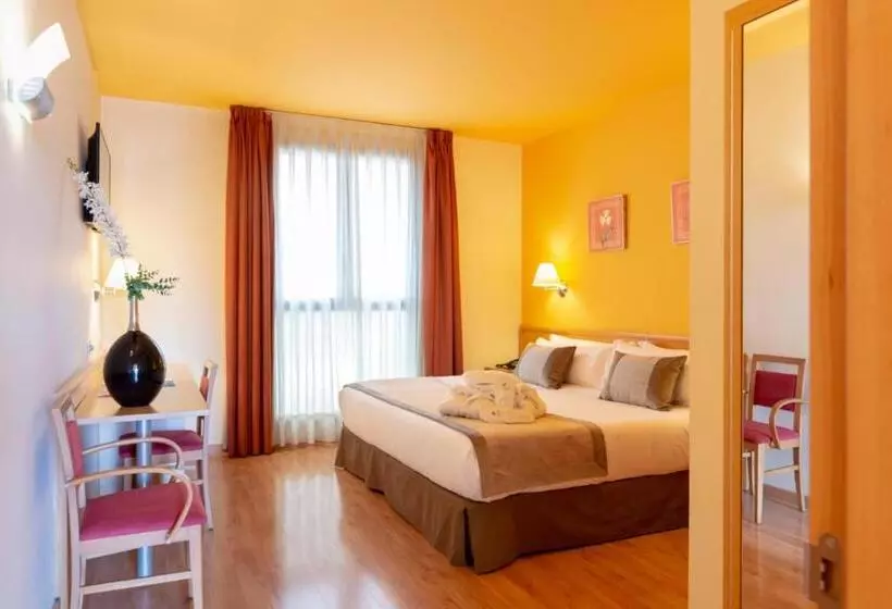 Suite avec Terrasse, Real