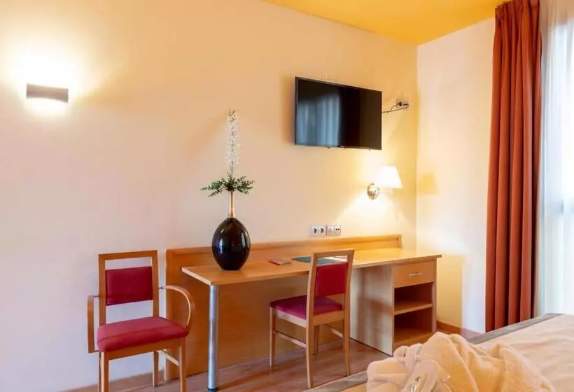 Suite avec Terrasse, Real