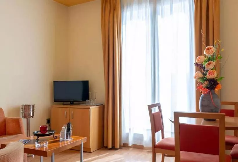Suite avec Terrasse, Real
