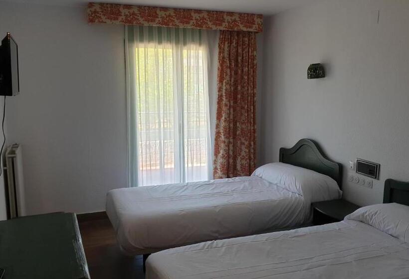 اتاق استاندارد, Sabiñanigo Camp &