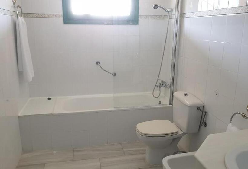 اتاق استاندارد, Sabiñanigo Camp &