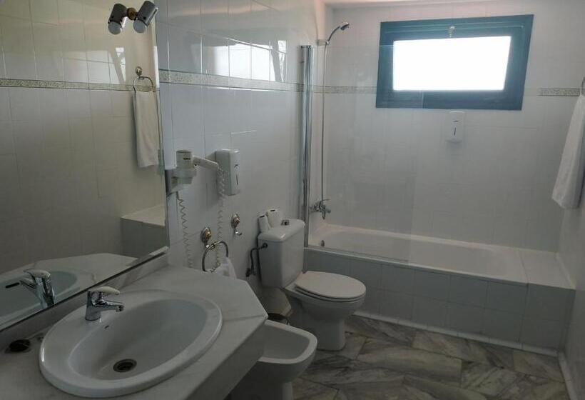 اتاق کلاسیک چهارنفره, Sabiñanigo Camp &