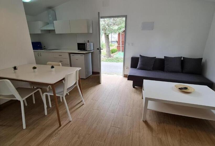 بنگله خانوادگی, Sabiñanigo Camp &