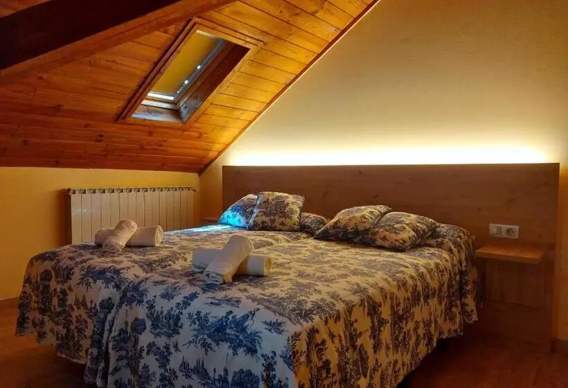 Chambre Familiale, Saurat