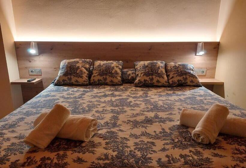 Семейный Номер, Saurat