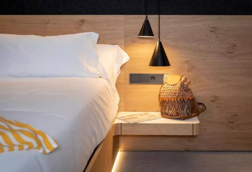 Standard Triple Room with Terrace, Silgar 92