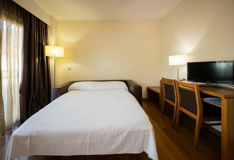 חדר סטנדרט לשלושה, Thalasso Cantabrico Las Sirenas 4 Superior