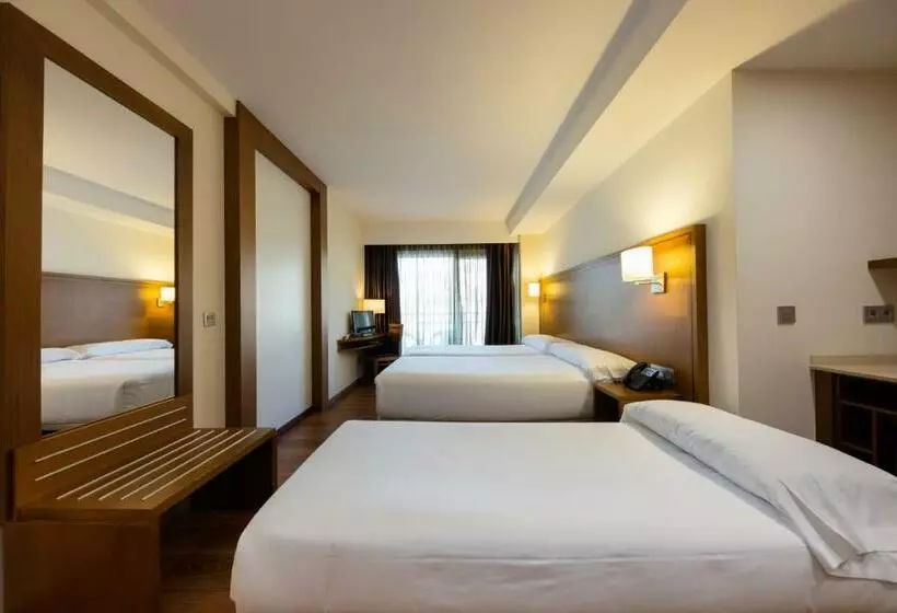 اتاق استاندارد سه نفره, Thalasso Cantabrico Las Sirenas 4 Superior