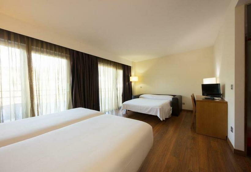 חדר סטנדרט לארבעה, Thalasso Cantabrico Las Sirenas 4 Superior