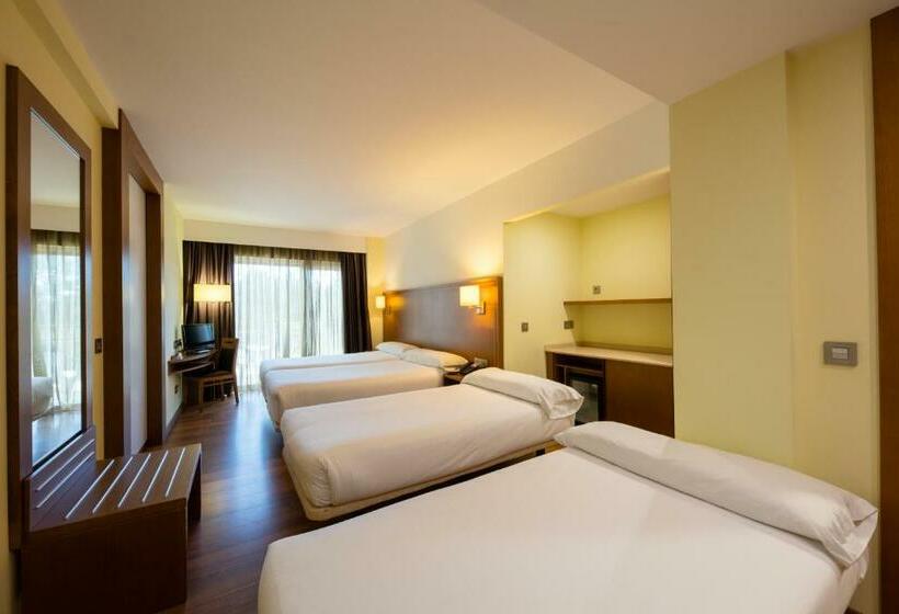 חדר סטנדרט לארבעה, Thalasso Cantabrico Las Sirenas 4 Superior