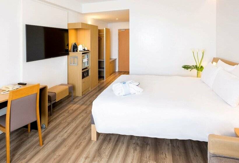 Quarto Superior, Novotel Campo De Las Naciones