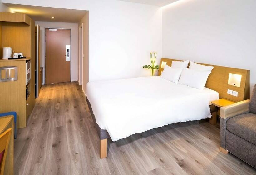 Quarto Superior, Novotel Campo De Las Naciones