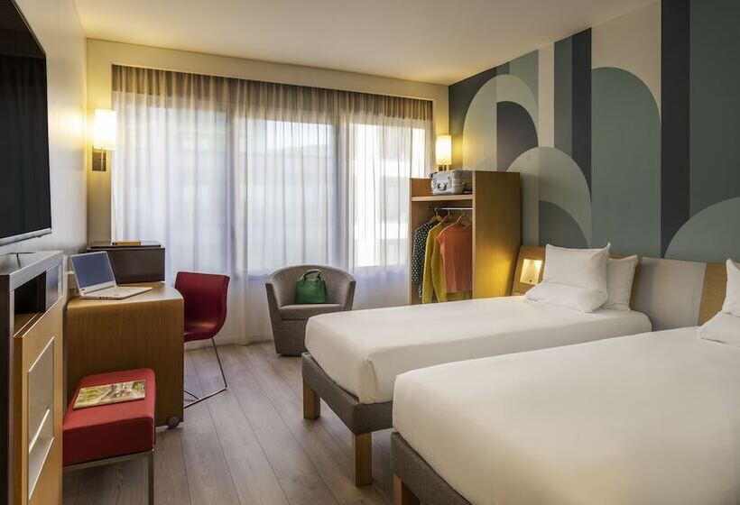 Quarto Superior, Novotel Campo De Las Naciones