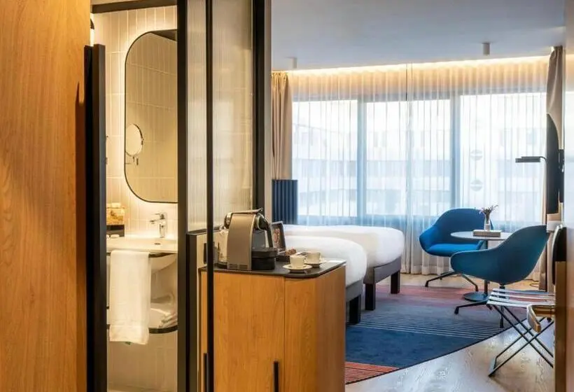اتاق اجرایی با تخت بزرگ, Novotel Campo De Las Naciones