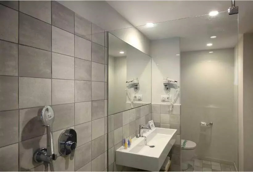 اتاق استاندارد, Aqua Hotel Bertran Park