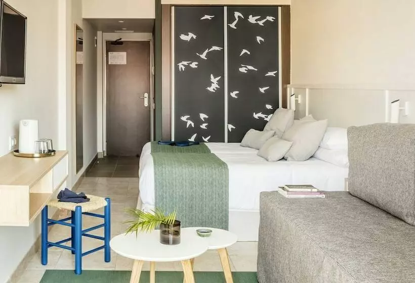 اتاق استاندارد سه نفره, Aqua Hotel Bertran Park