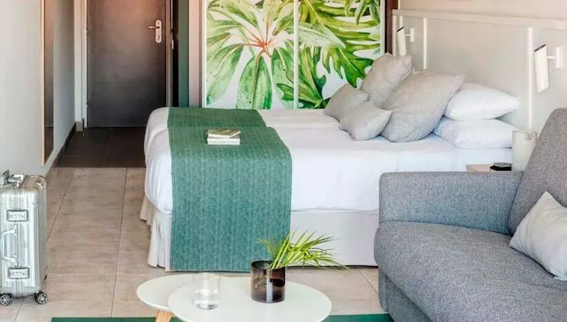 اتاق استاندارد چهار تخته, Aqua Hotel Bertran Park