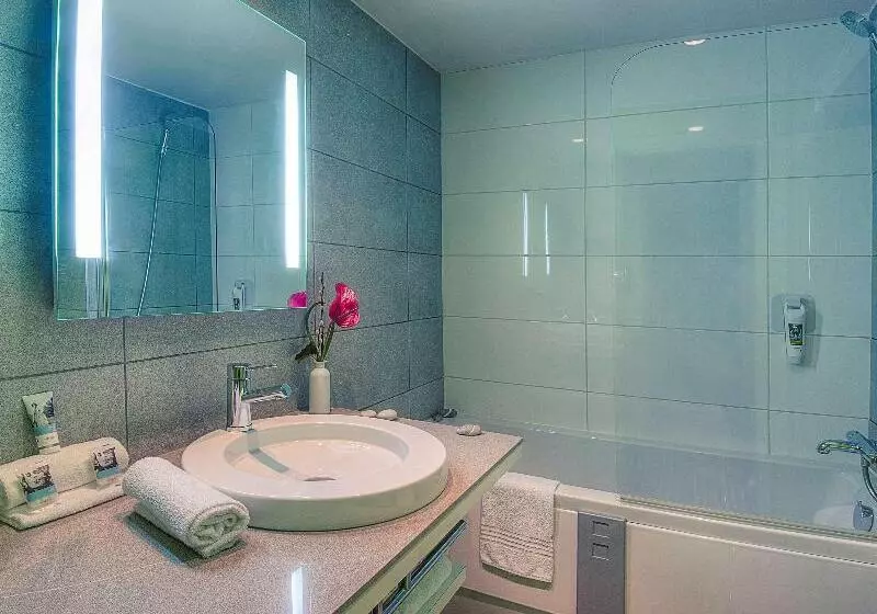 اتاق استاندارد, Aqua Hotel Bertran Park