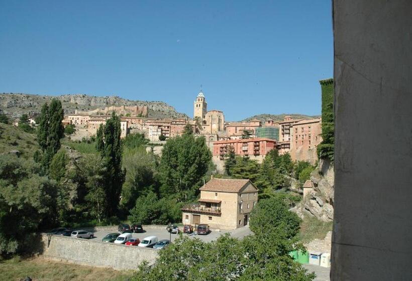 غرفة قياسية, Arabia